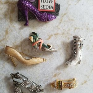 Shoe pins